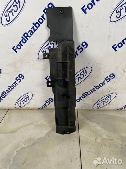 Дефлектор радиатора передний правый Hyundai Tucson