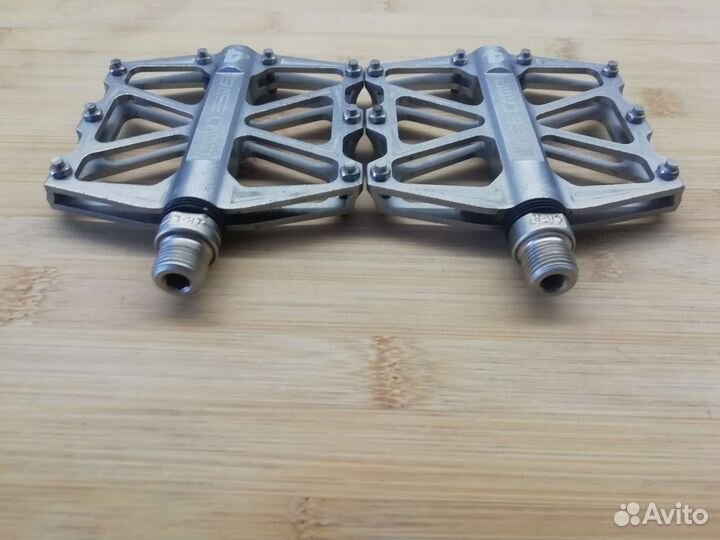 Педали для велосипеда на пром. подшипниках