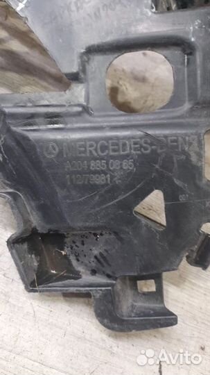 Кронштейн бампера передний правый Mercedes W 204 C