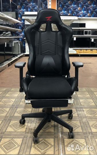 Игровое кресло ZET с механизмом качания черное