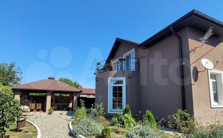 Дом 180 м² на участке 6 сот.