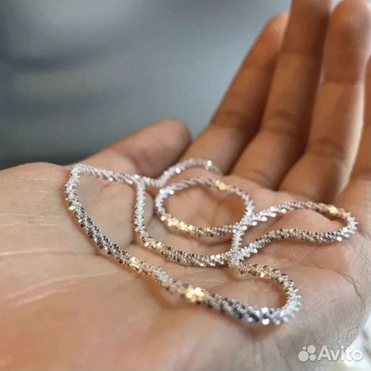 Блестящее колье чокер swarovski