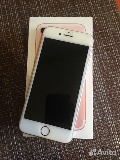 Телефон iPhone 7 32gb