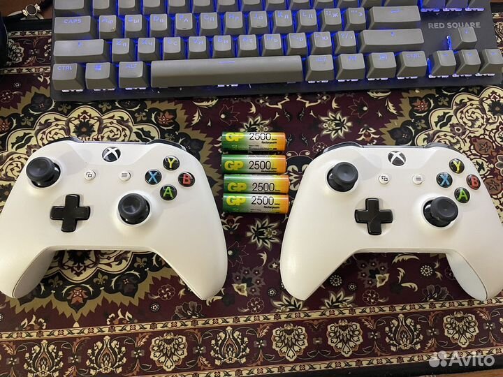 Xbox One 2 геймпада