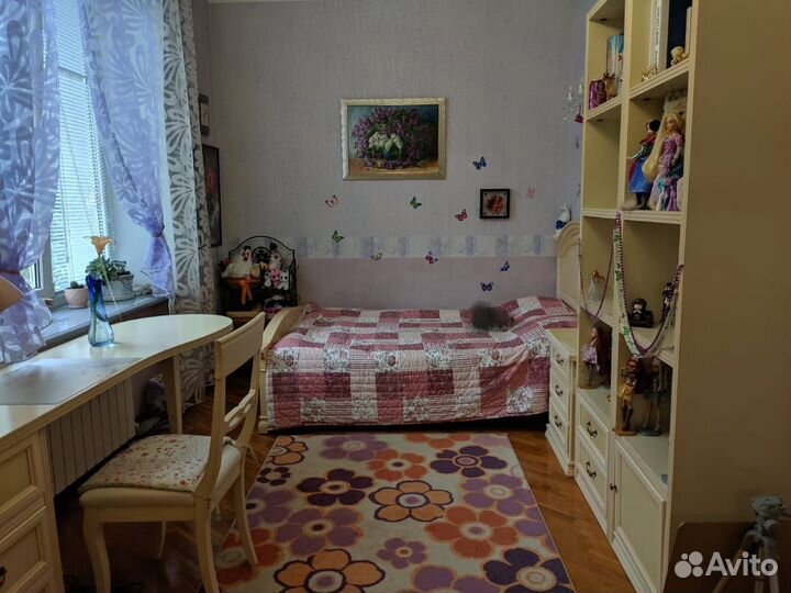 Итальянский спальный гарнитур для подростковой ком