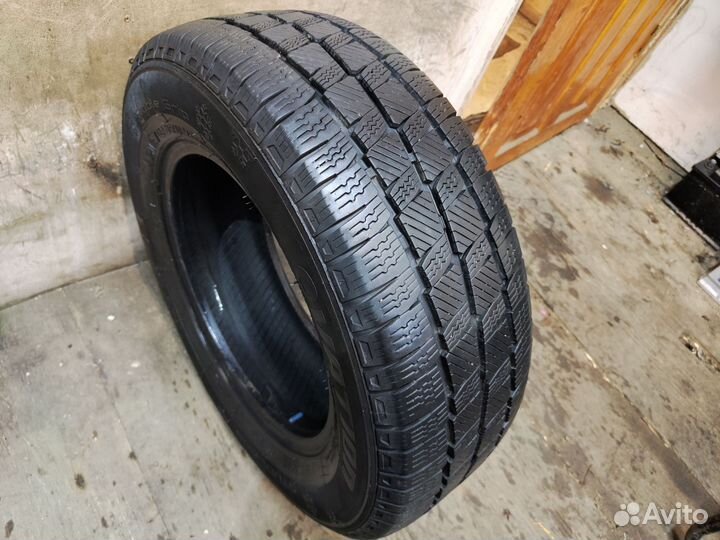 Ovation WV-03 215/65 R15C