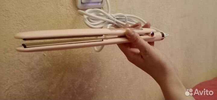 Выпрямитель для волос новый