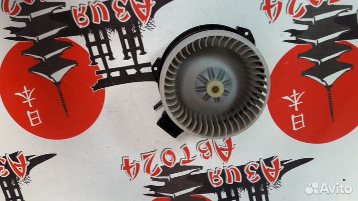 Вентилятор печки Toyota Vitz SCP90 2SZ-FE 2008