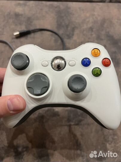 Беспроводные геймпады Xbox 360 и DualShock 4 V2