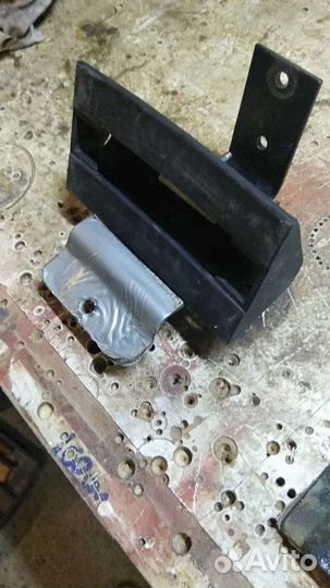 Кронштейны багажника на Шеви Ниву