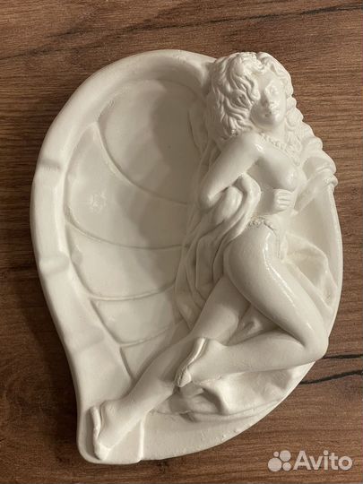 Статуэтка девушка