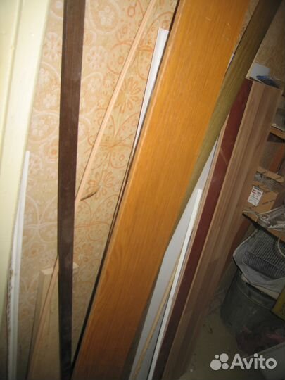 Обналичка,Ламинат в остат цвета белый,коричневый