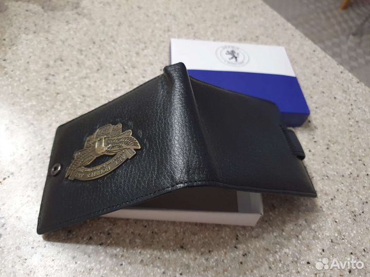 Мужское кожаное портмоне