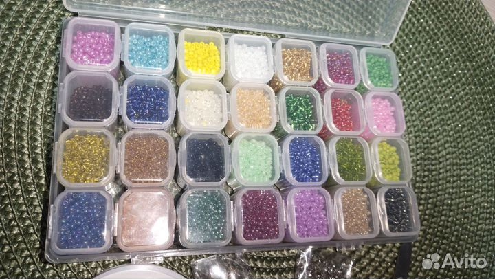 Набор бисера 28 цветов