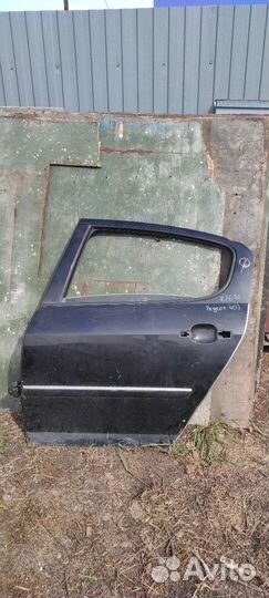 Дверь задняя левая peugeot 407 седан черная