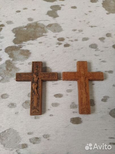 Крест нательный деревянный резной