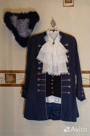 Костюм исторический (камзол, треуголка) 44-46