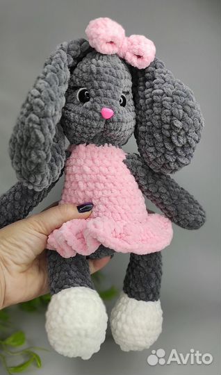 Большой плюшевый заяц. Зайка из плюша