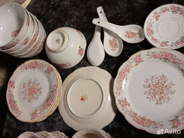 Блюдца,чашки