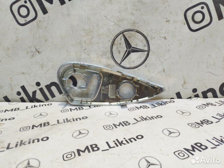 Накладка сиденья правая Mercedes Ml W164