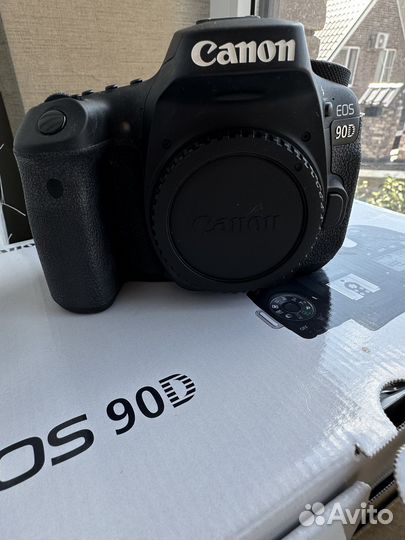 Зеркальный фотоаппарат canon EOS 90 D