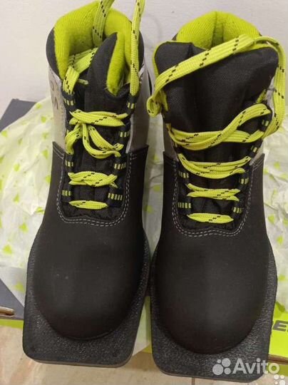 Лыжные ботинки детские 33 размер