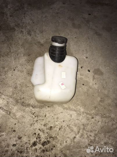 Задний бачок омывателя нива 5дверка