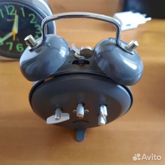 Часы будильник