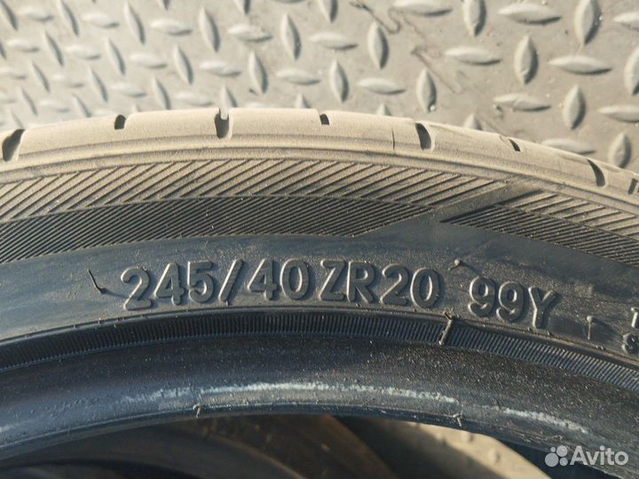 Toyo A23 245/40 R20 и 275/35 R20 102Y