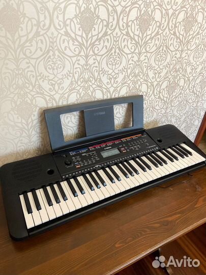 Синтезатор PSR e263