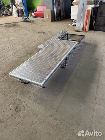 Подиум для гроба в ритуальный автомобиль катафалк