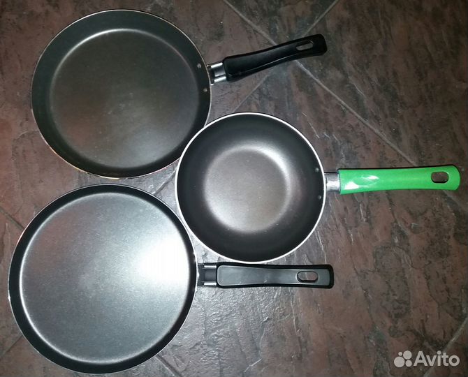 Тефлоновые сковороды 18 и 22 см