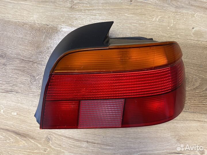 Bmw e39 задний правый фонарь