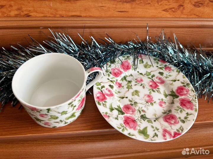 Фарфоровый чайный сервиз