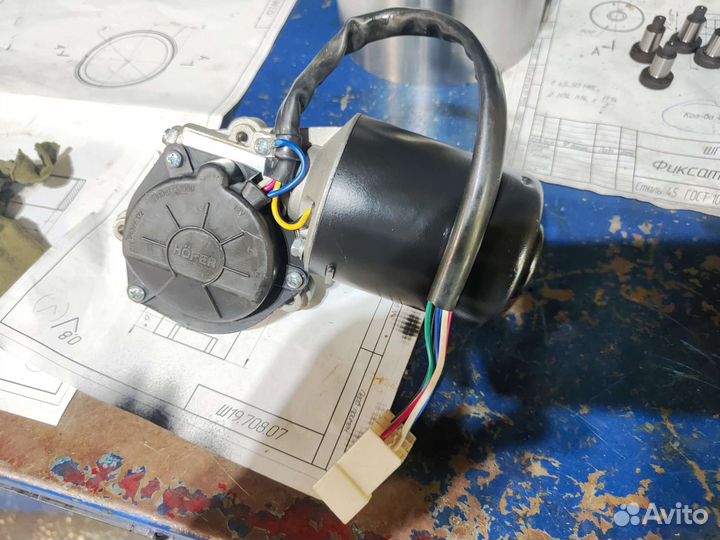 Моторчик на стеклоочиститель