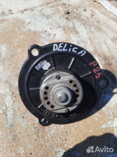 Моторчик печки Mitsubishi Delica