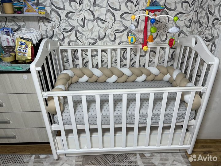 Детская кровать для новорожденных с маятником