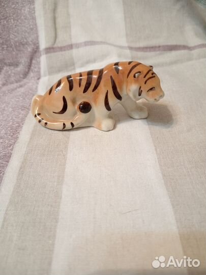 Статуэтка тигр 4 на 9 см