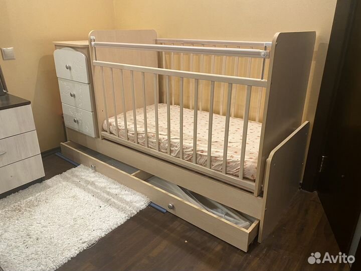 Детская кроватка