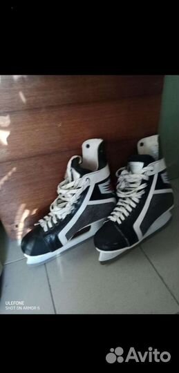 Коньки хоккейные