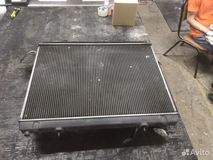 Радиатор охлаждения nissan elgrand AVE 50