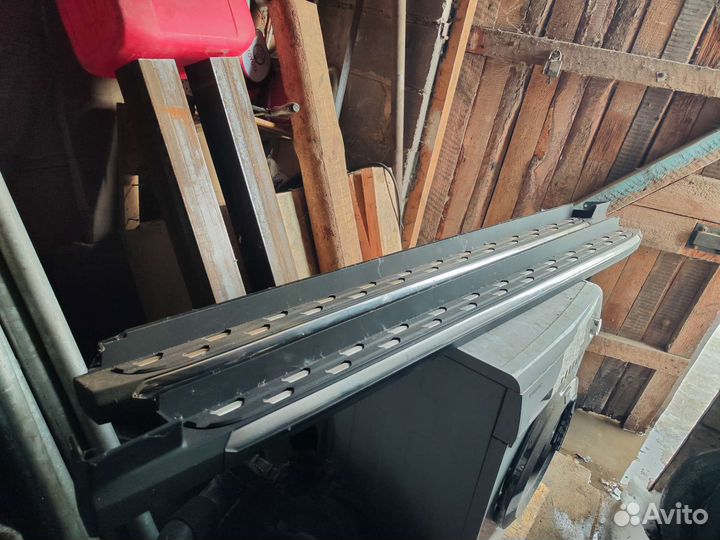 Подножки пороги на toyota rav4