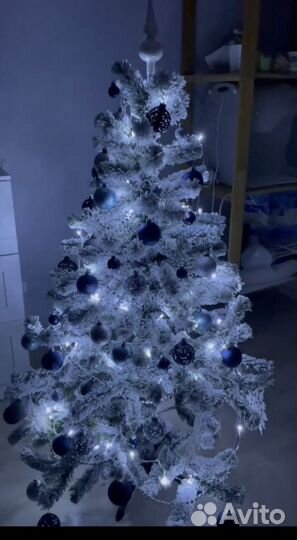 Елка искусственная с игрушками