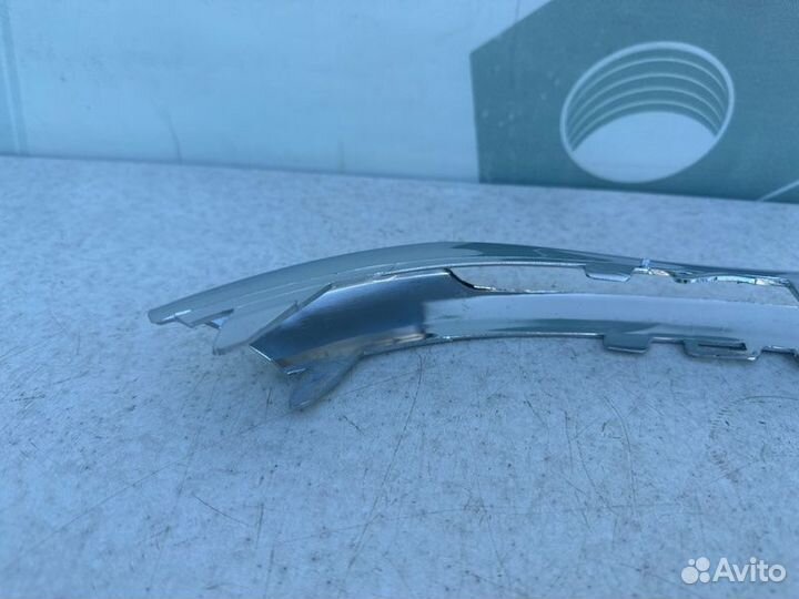 Накладка дхо правая Mercedes C W204