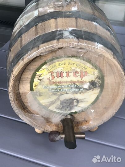 Бочонок дубовый для хранения и выдержки алкогол