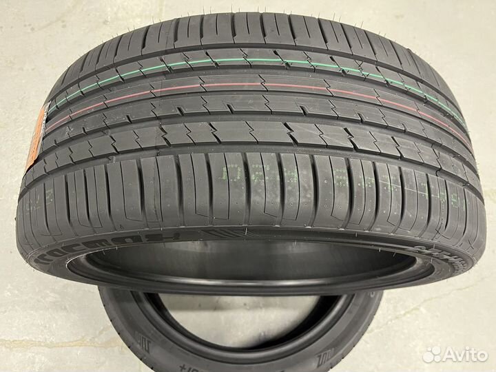 Tracmax X-Privilo RS01+ 275/40 R21 и 315/35 R21 107Y