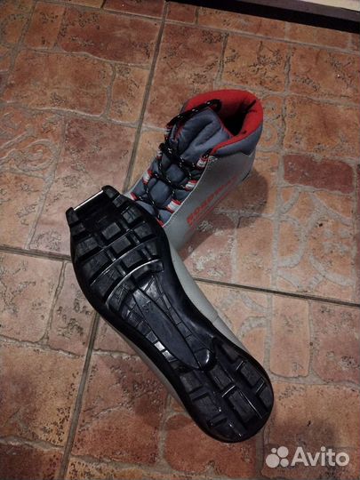 Лыжные ботинки NNN 35 и 37 размер