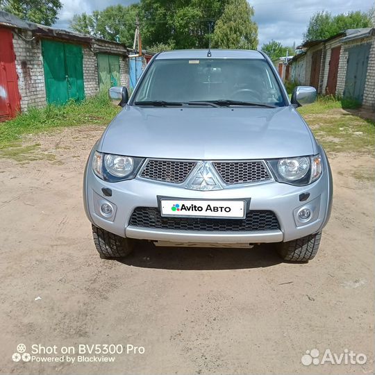 Mitsubishi L200 2.5 AT, 2011, 209 000 км