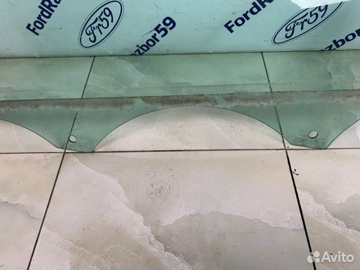 Стекло двери переднее левое Ford Focus 3 CB8 1.6