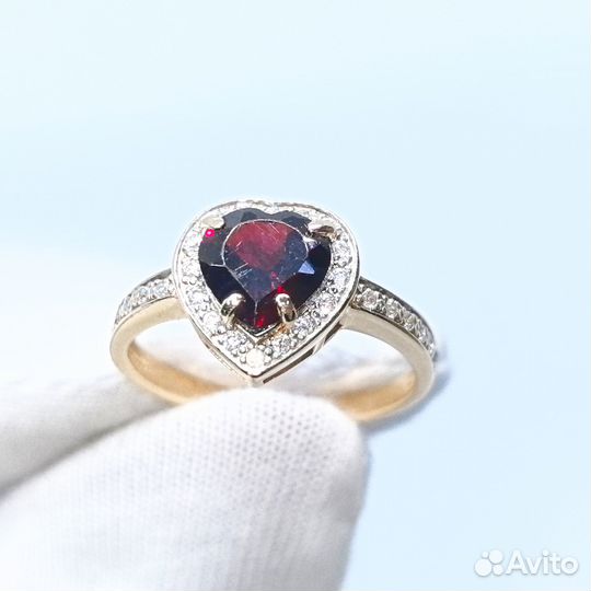 Золотое кольцо с камнем 15,5р